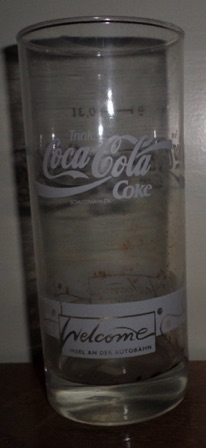 380546 € 3,50 coca cola glas met tekst Welcome insel an der autobahn.jpeg